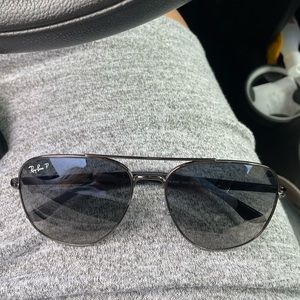 Raybans polarized aviator sunnies